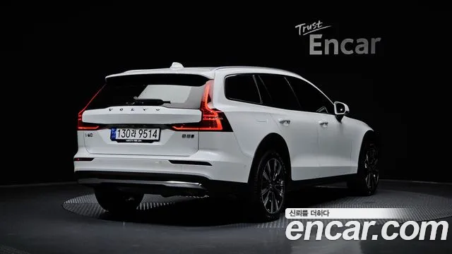 Volvo V60 2024