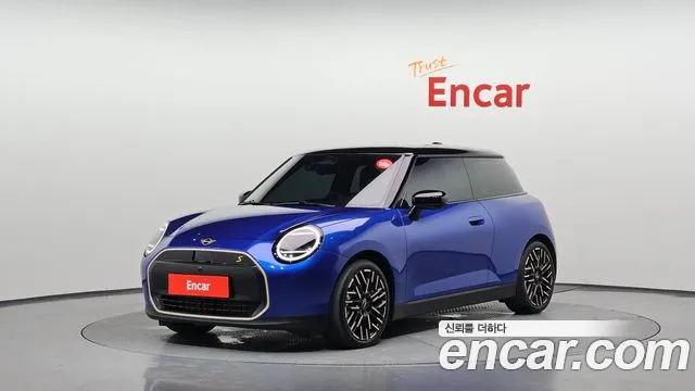 Mini Hatch 2024