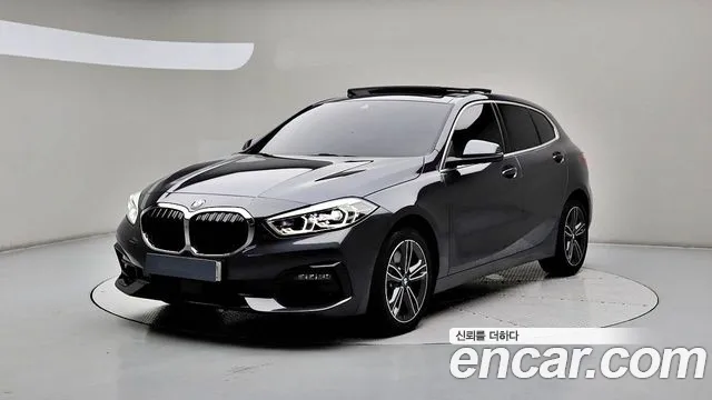 BMW 1 серии 2022
