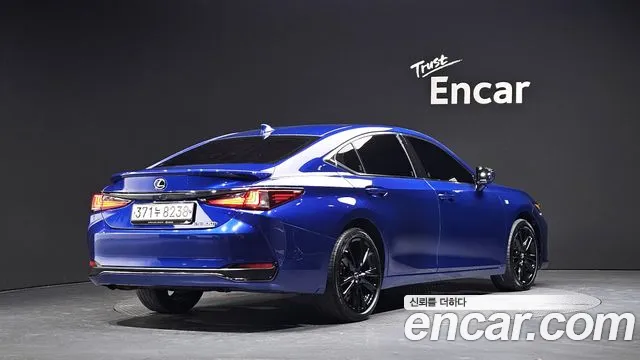 Lexus ES 2022