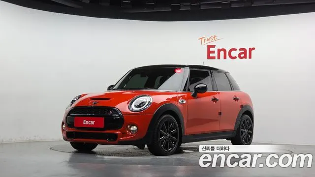 Mini Hatch 2019