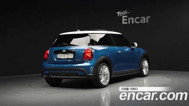Mini Hatch 2023