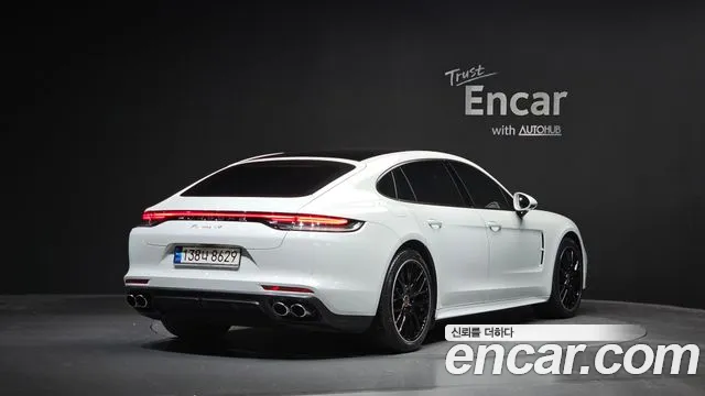 Porsche Panamera 2022