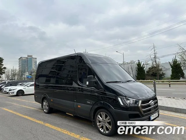 Hyundai Staria 2021
