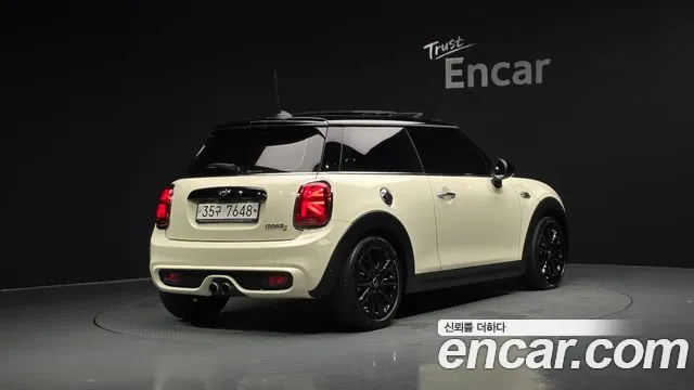 Mini Hatch 2019