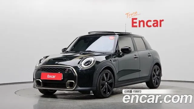 Mini Hatch 2022