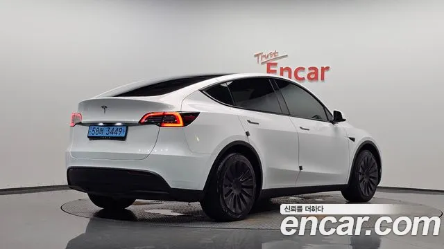 Tesla Model Y 2023