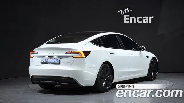 Tesla Model 3 2024