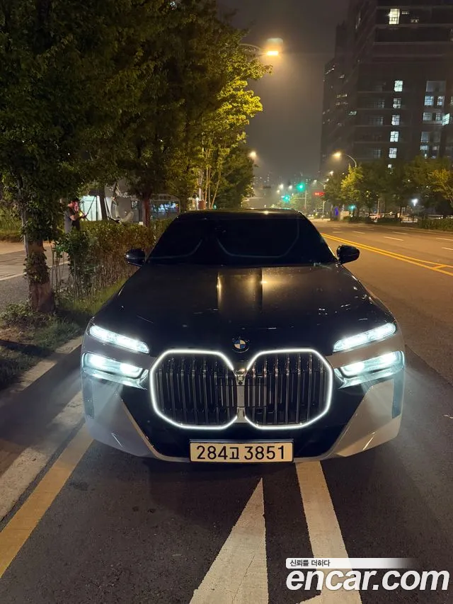 BMW 7 серии 2023