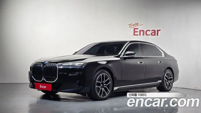 BMW i7 2025