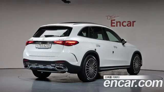 Mercedes-Benz GLC 2025