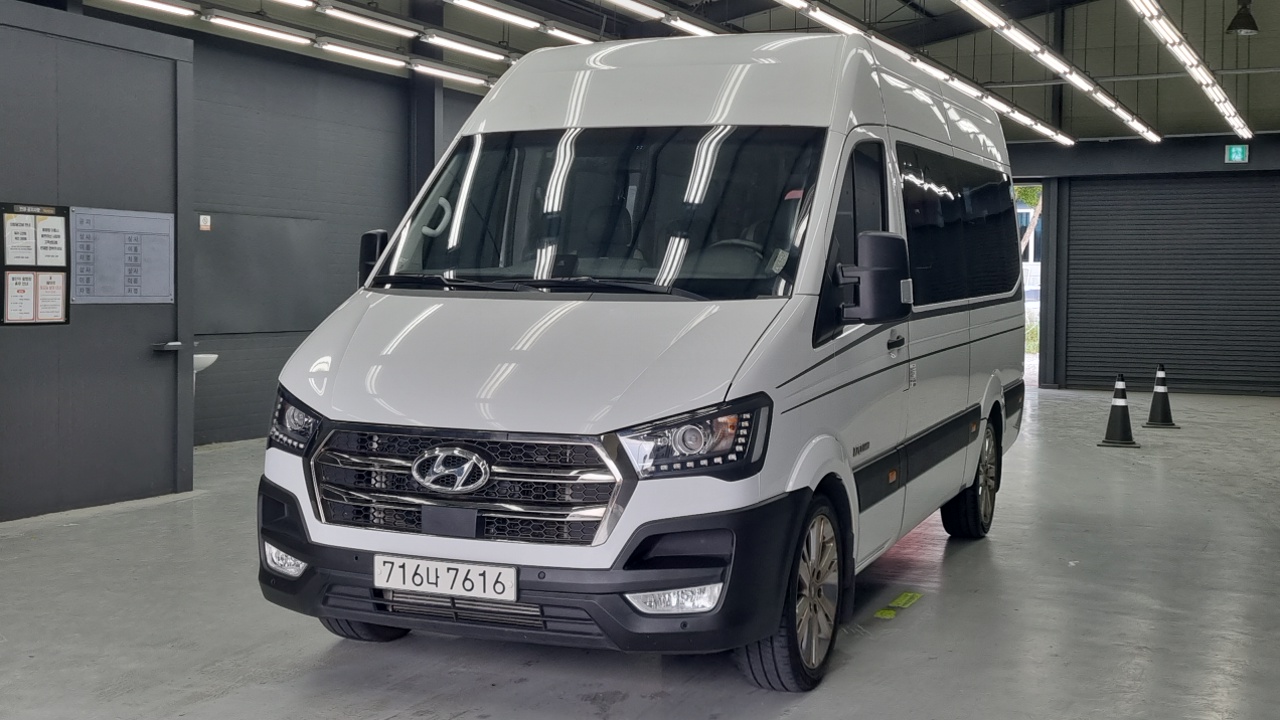 Hyundai Staria 2023