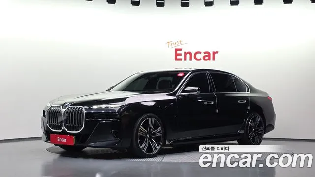 BMW 7 серии 2023