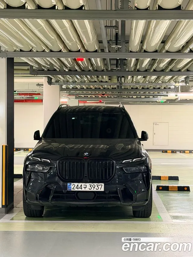 BMW X7 2025