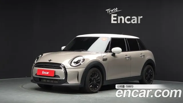 Mini Hatch 2023