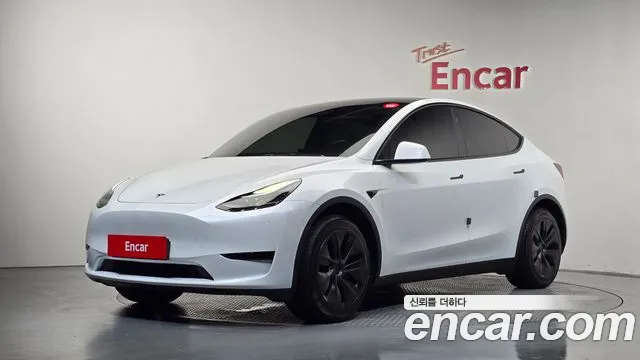 Tesla Model Y 2024