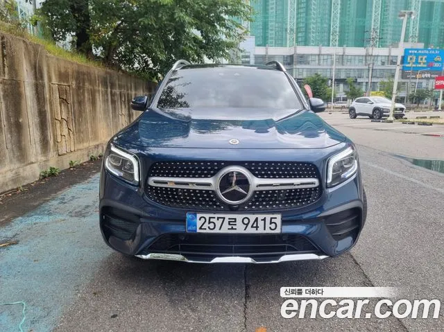 Mercedes-Benz GLB 2023