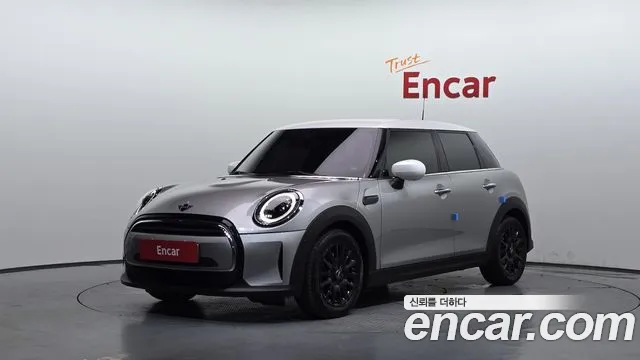 Mini Hatch 2024