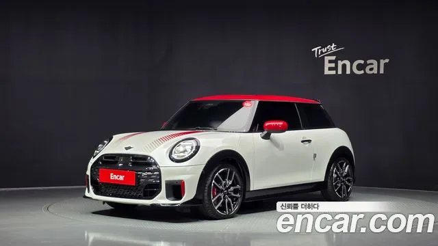 Mini Hatch 2025