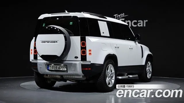Land Rover Defender 2021