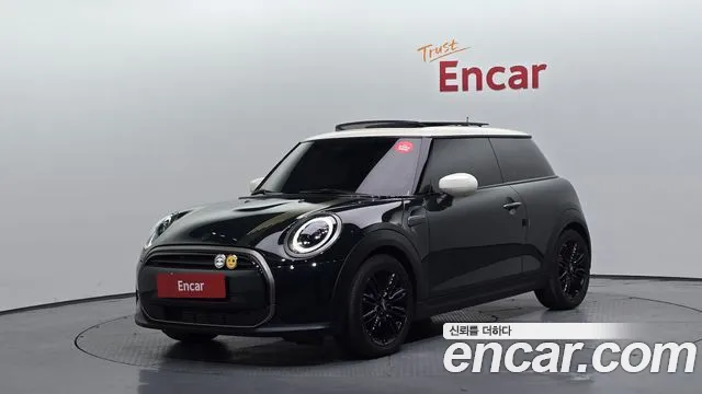 Mini Hatch 2022