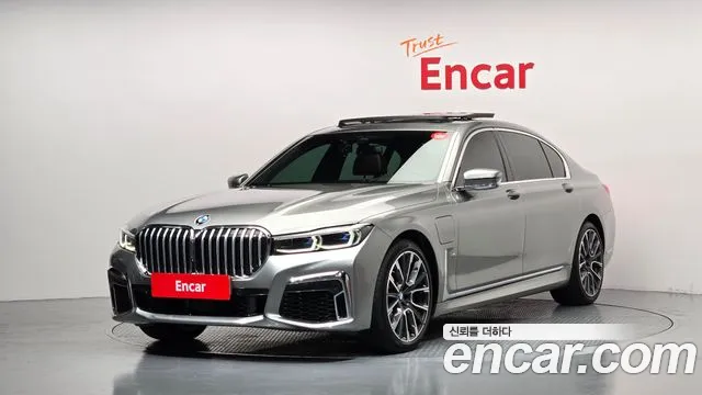 BMW 7 серии 2021