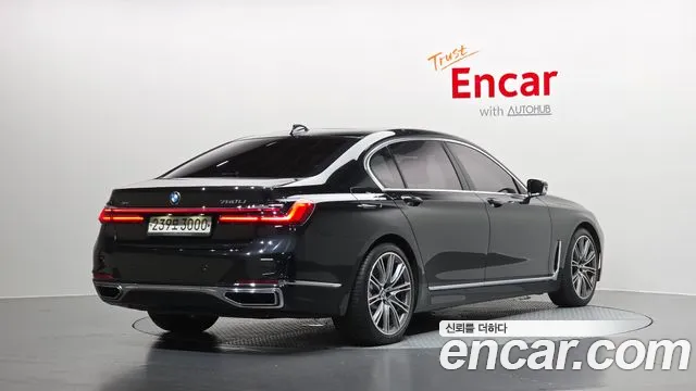 BMW 7 серии 2020