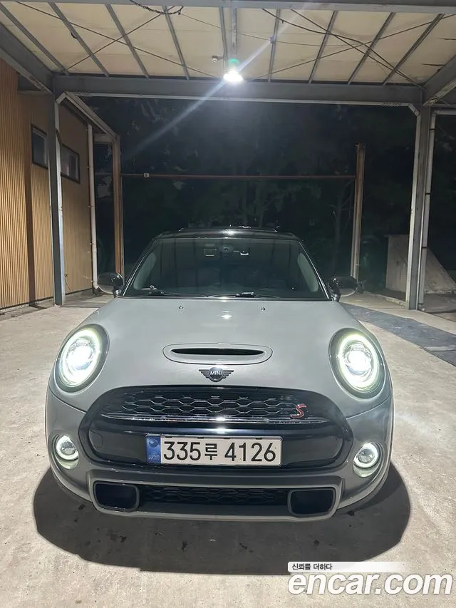 Mini Hatch 2021