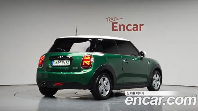 Mini Hatch 2021