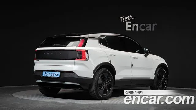 Volvo EX30 2025