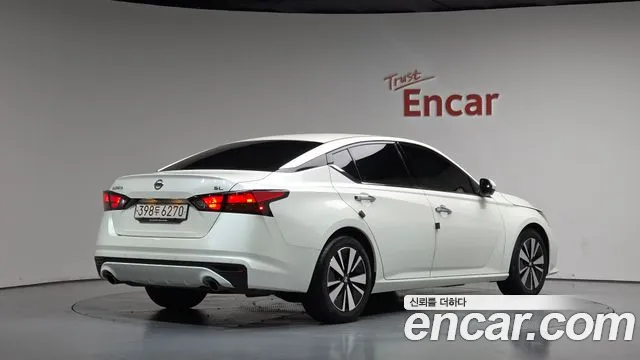 Nissan Altima 2019