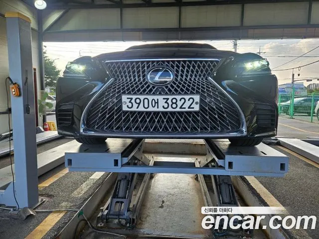 Lexus LS 2019