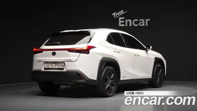Lexus UX 2019