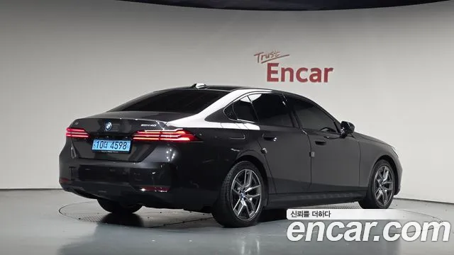 BMW i5 2024