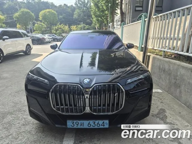 BMW i7 2023