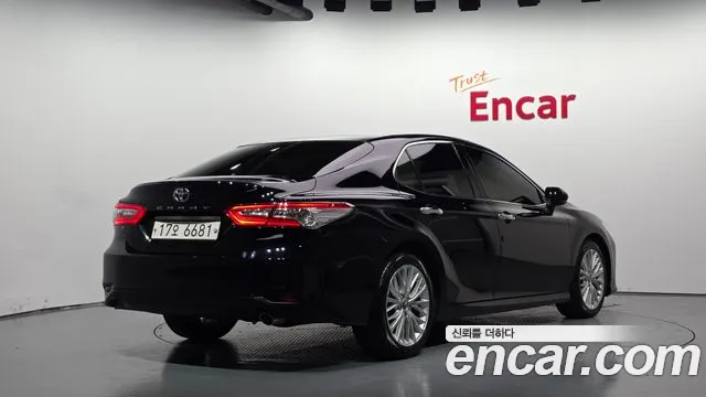 Toyota Camry 2019