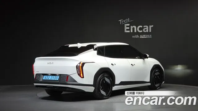 Kia EV4 2025