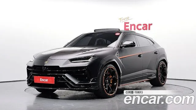 Lamborghini Urus 2024