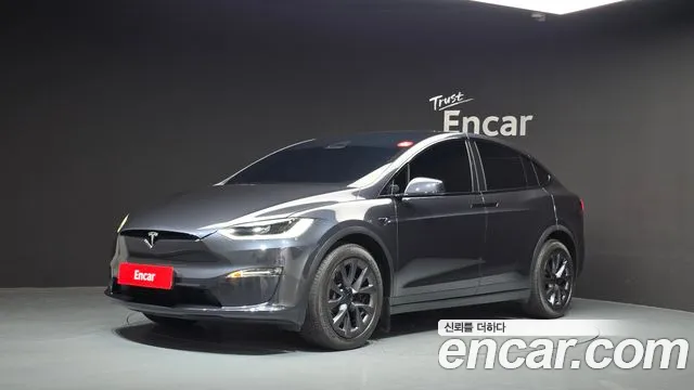Tesla Model X 2024