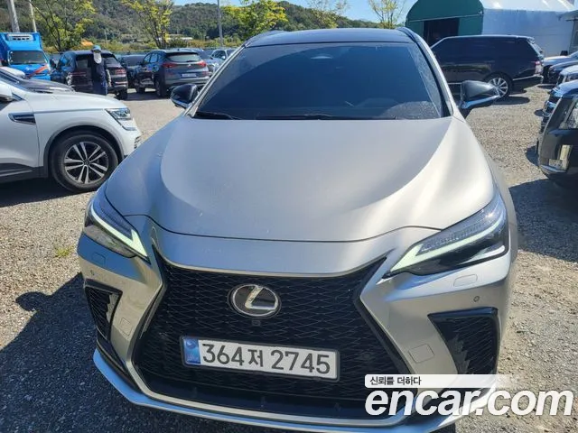Lexus NX 2025