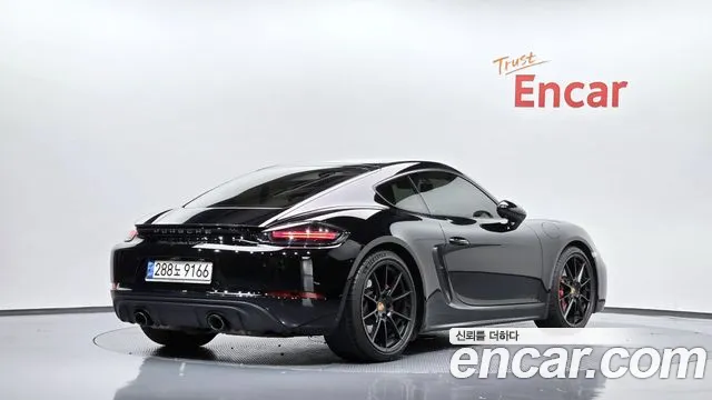 Porsche Cayman 2022