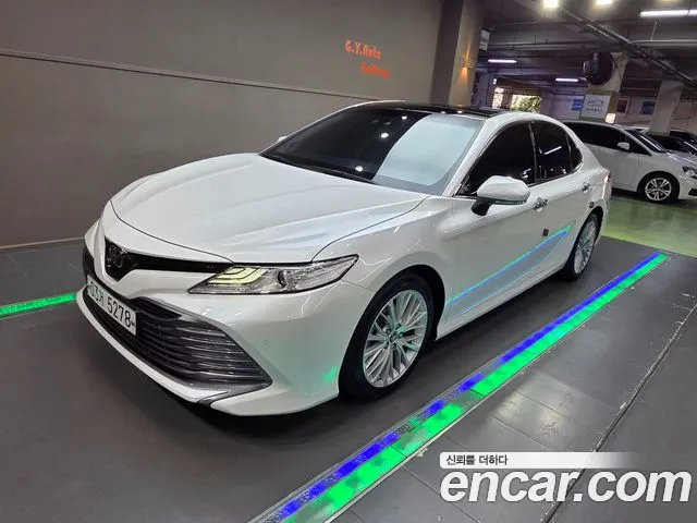 Toyota Camry 2019