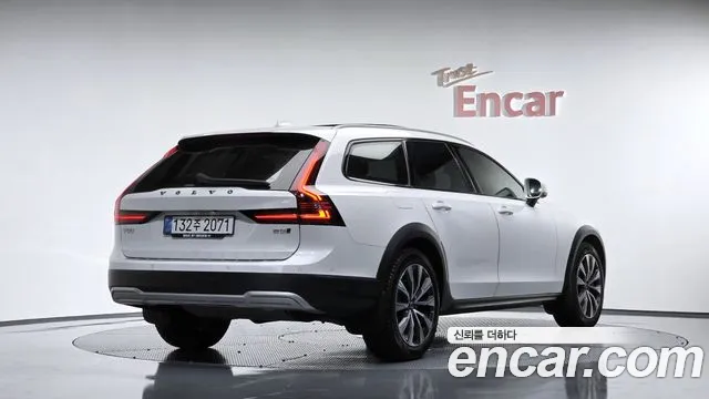 Volvo V90 2021