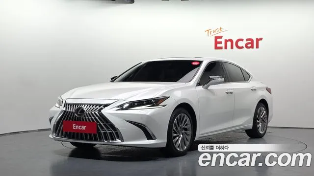 Lexus ES 2025