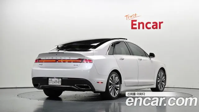 Lincoln MKZ 2020