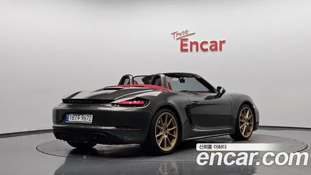Porsche Cayman 2021