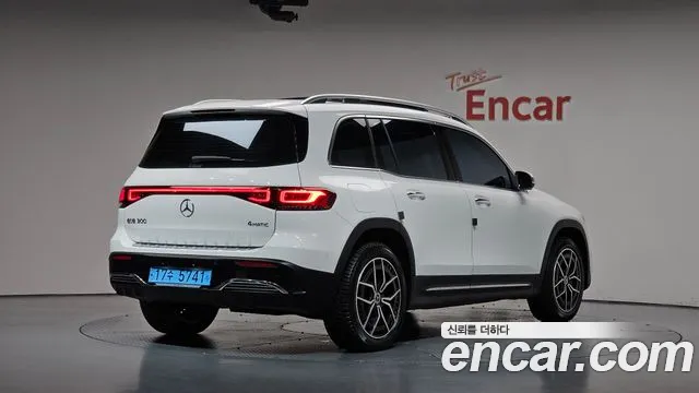 Mercedes-Benz EQB 2023