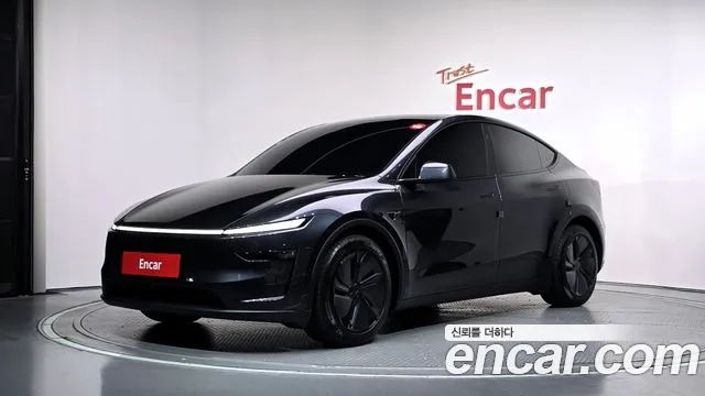 Tesla Model Y 2025