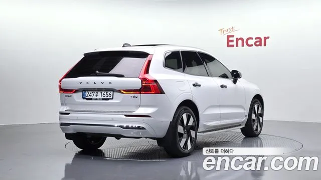 Volvo XC60 2025