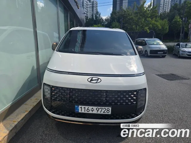 Hyundai Staria 2025